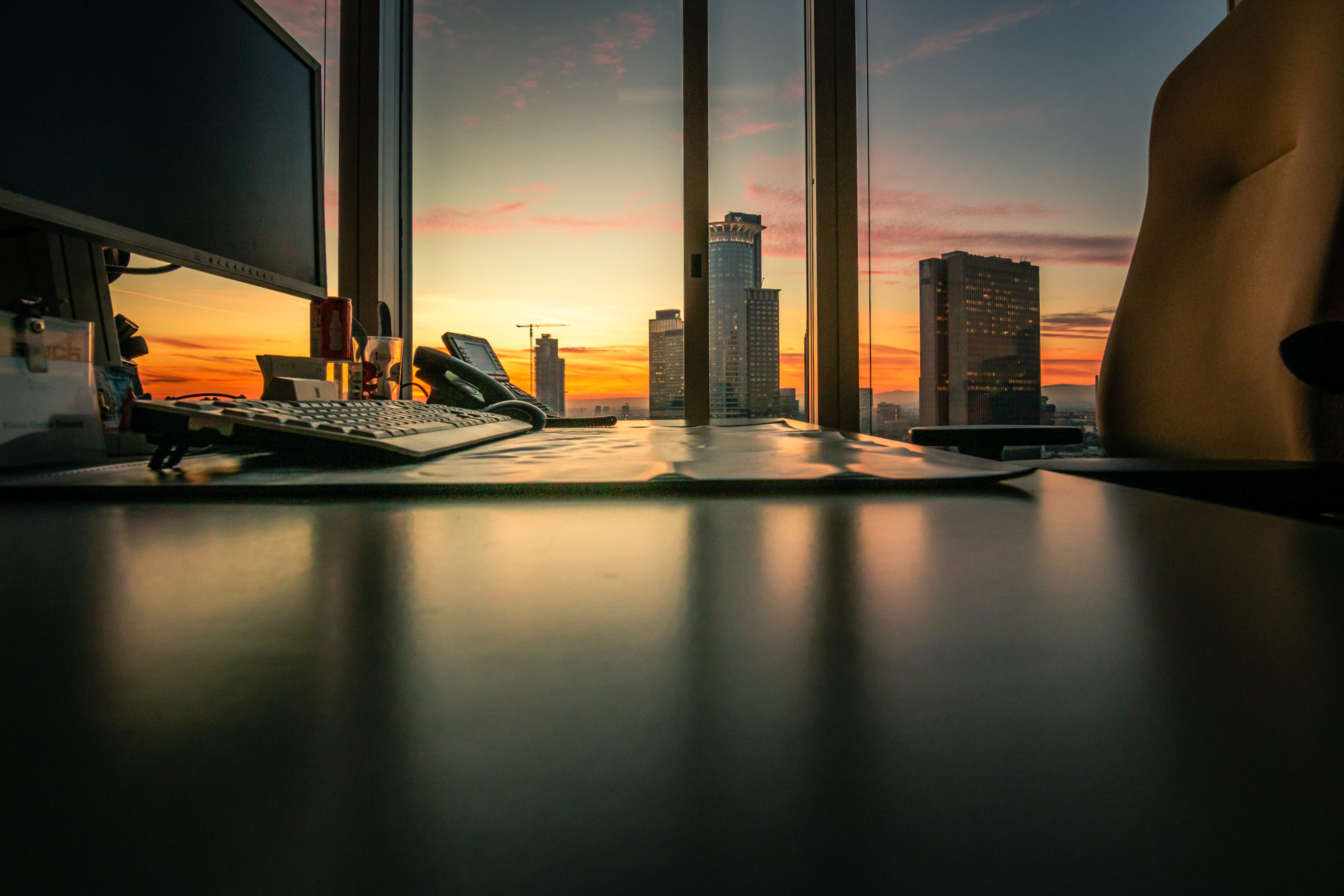 Blick über die Frankfurter Skyline aus unseren Büroräumen